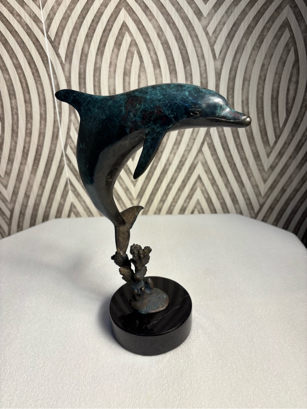 Beautiful heavy Dale Evers bronze and marble signed majestic dolphin sculpture